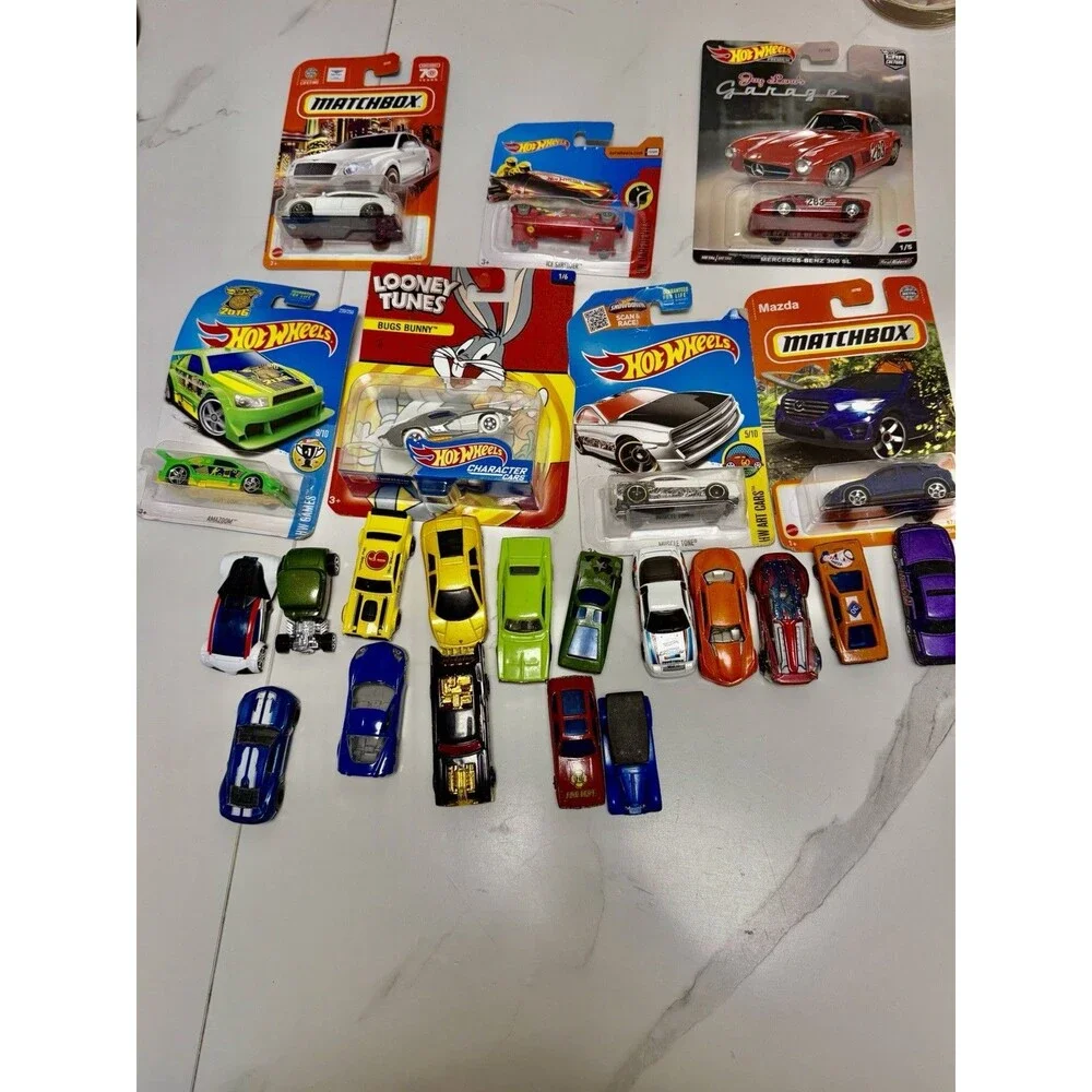 Hot Wheels Matchbox 21 Car Lot - 7 Carded Blister / 14 Loose Vehicles Mixed